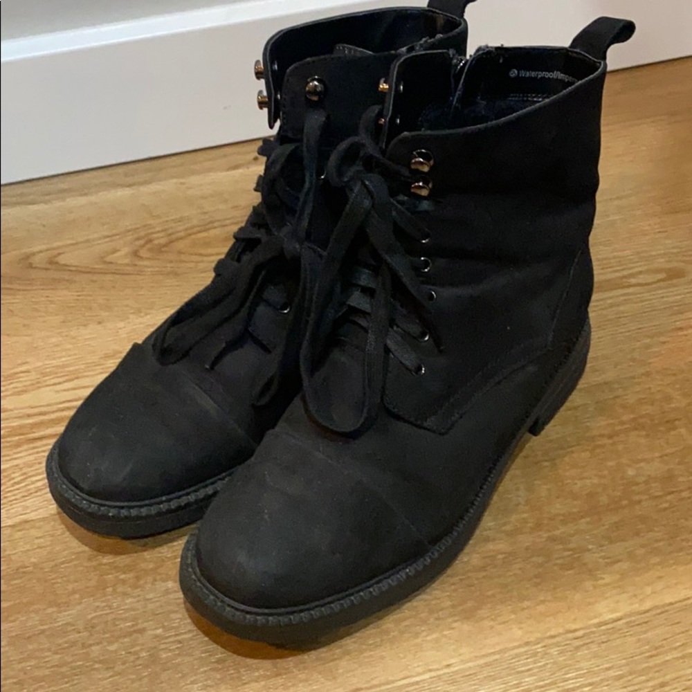 Waterproof lace up boots